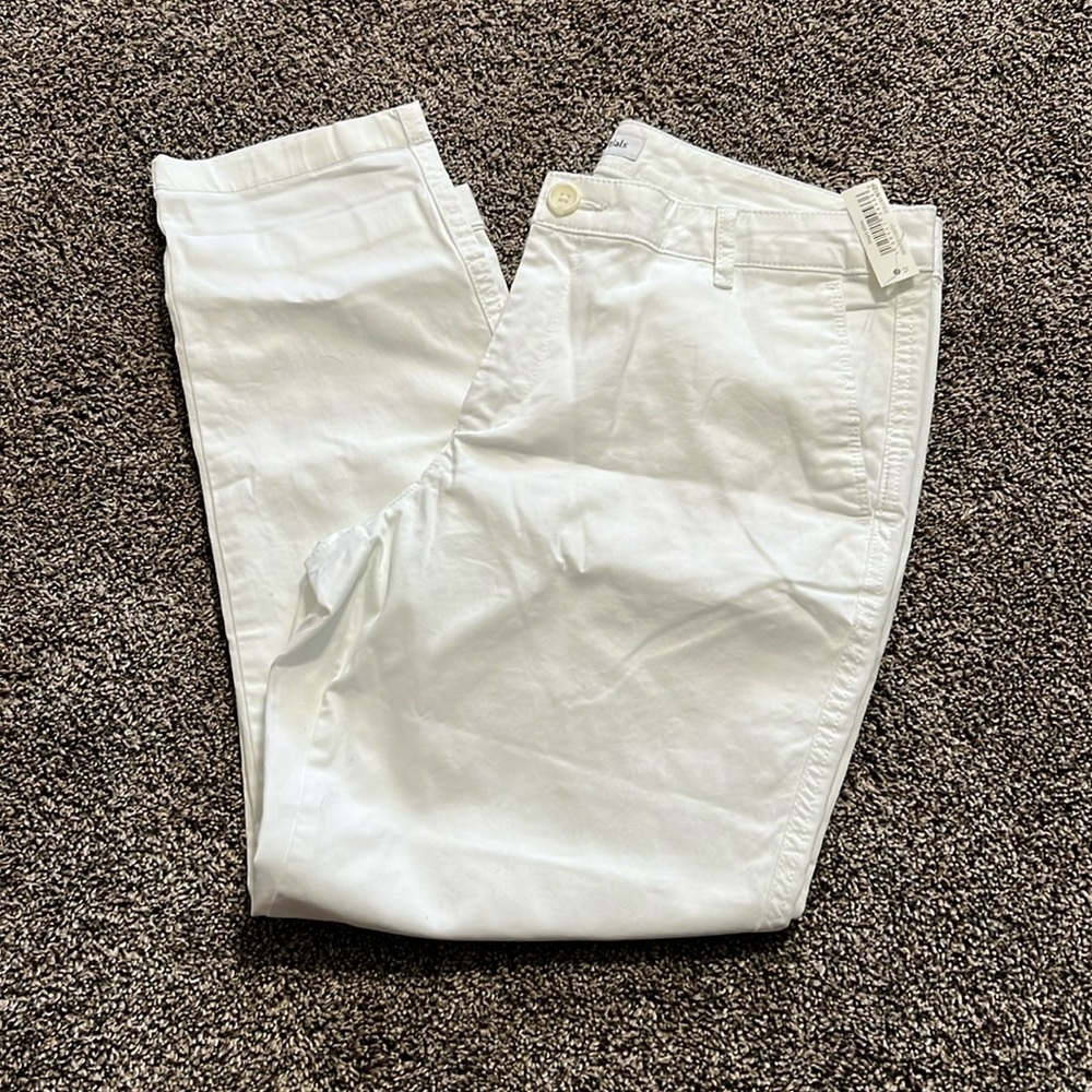 Women’s white capris- 12